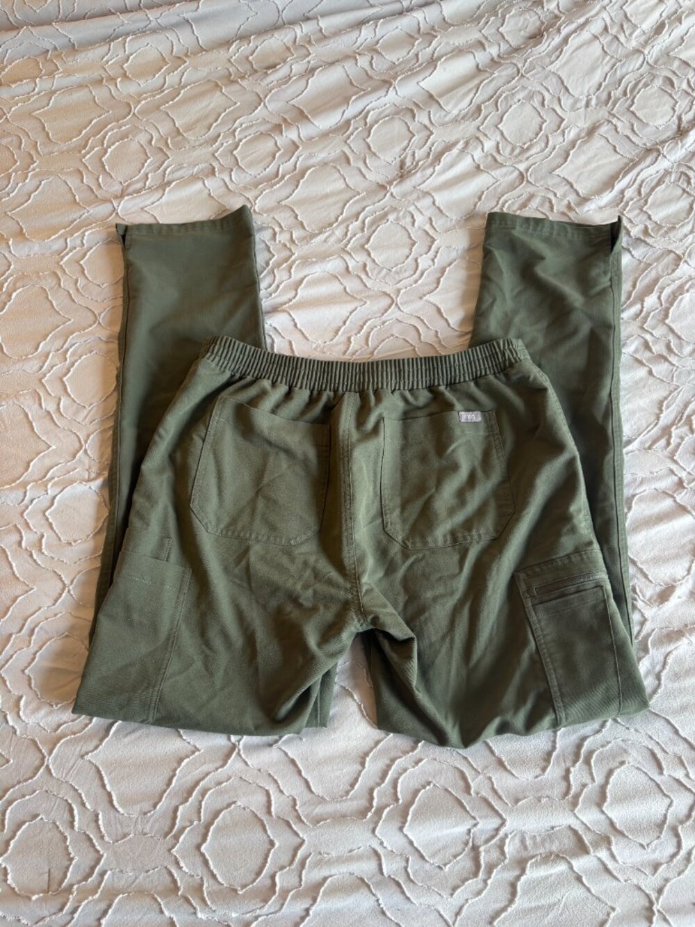 WORN ONCE Figs Yola Skinny Scrub Pants - Moss Green - Picture 5 of 5